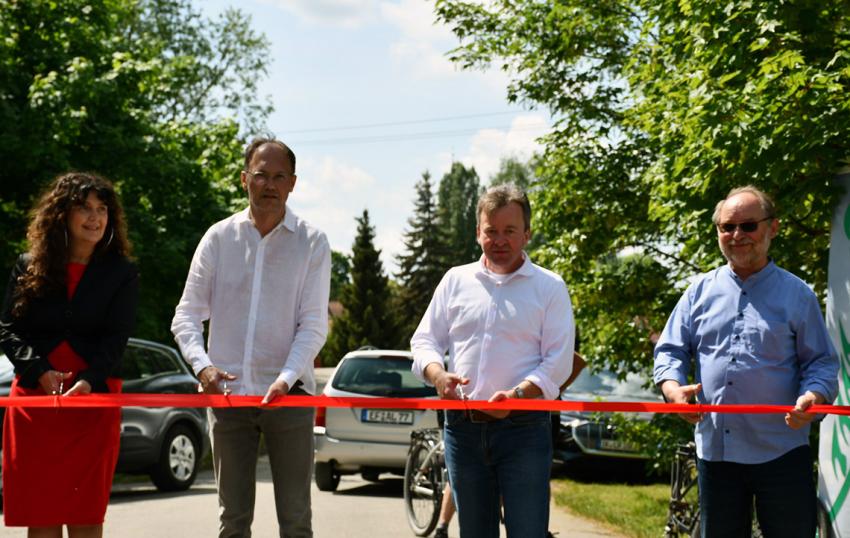 Eröffnung des Radrings (v.l.): die Landrätin des Ilm-Kreises Petra Enders, der Beigeordnete für Kultur und Stadtentwicklung der Stadt Erfurt Dr. Tobias J. Knoblich, der Thüringer Bauernpräsident Dr. Klaus Wagner und der Vorsitzende der RAG Gotha - Ilm-Kreis - Erfurt Rainer Zobe